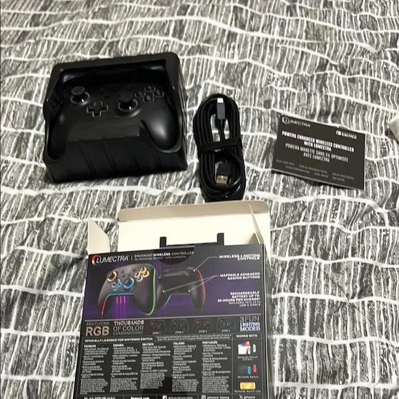 Nintendo Black Wireless Controller for Switch - Picture 4 of 4